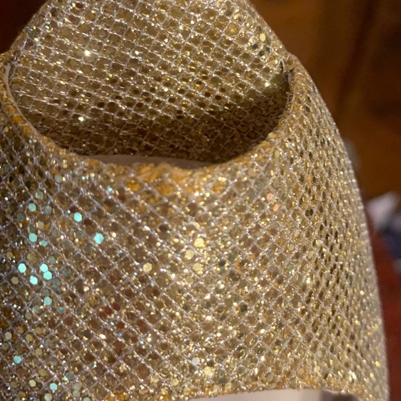 Kept in original box, classy, Michael Kors beautiful high heels. GREAT condition - Picture 11 of 14